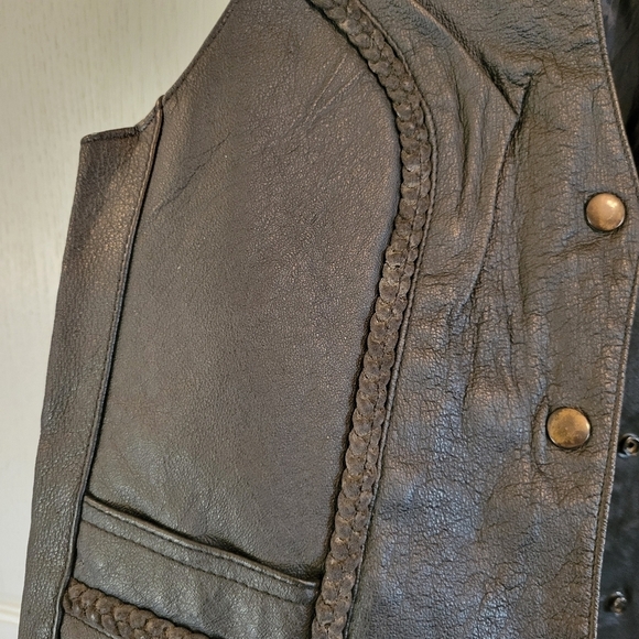 Diamond Plate Black Leather Vest - Picture 4 of 8